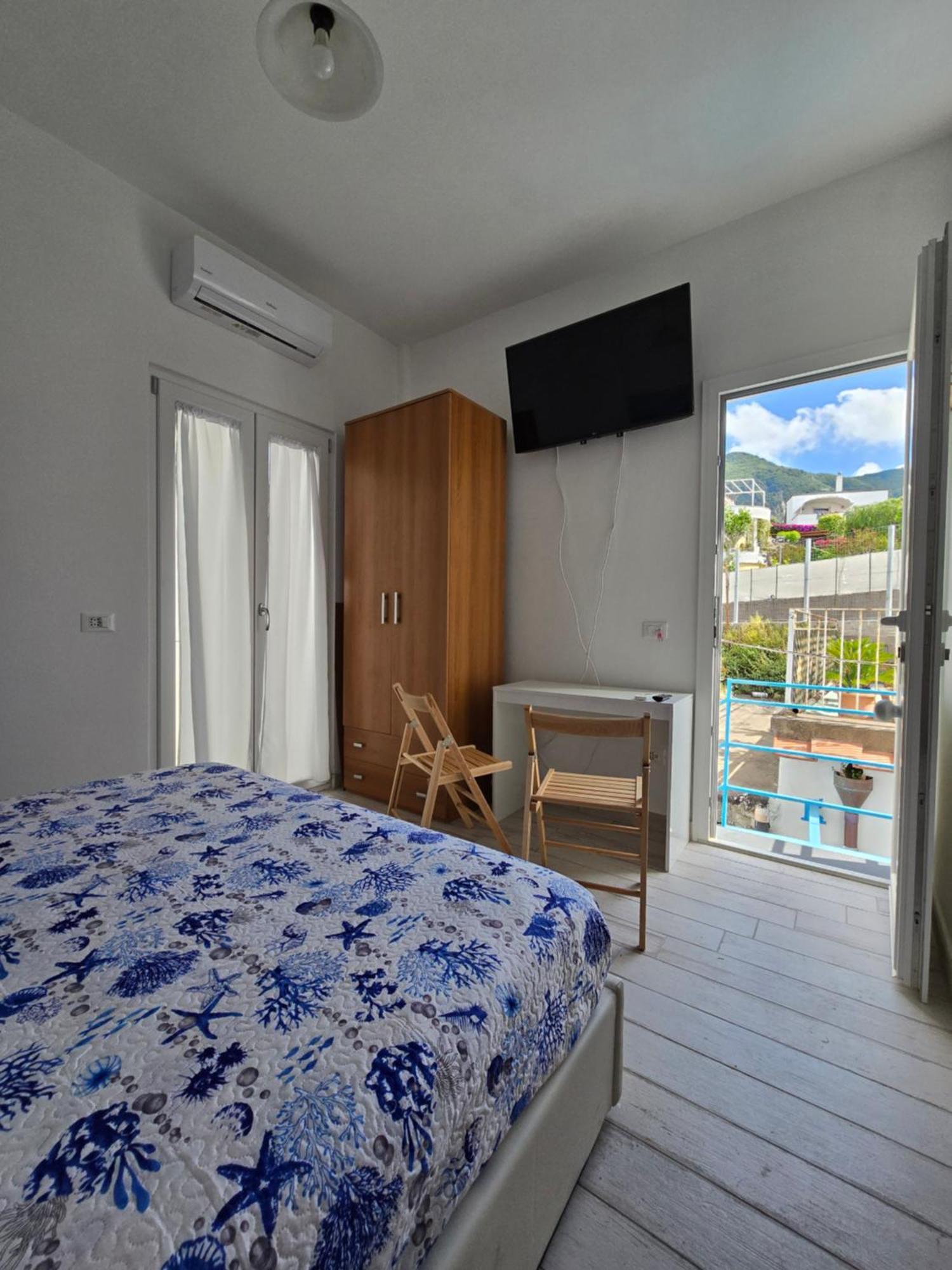 Vila La Casa Di Giuliana Primo Piano Con Balcone Ischia Exteriér fotografie